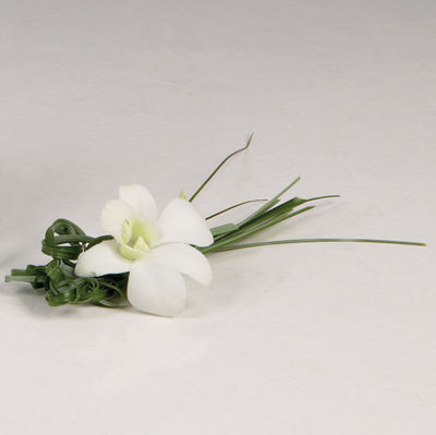 interflora_corsage_hvit